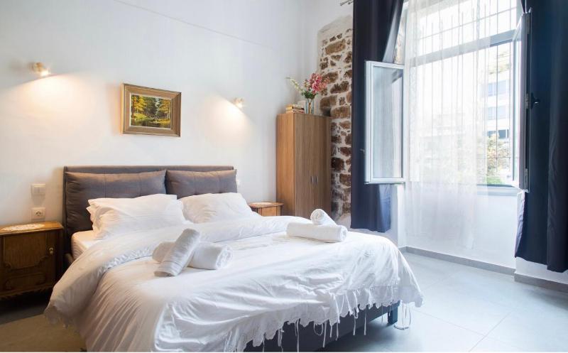 A litte Taste of Home Guest House — отель с удобным расположением в Афины