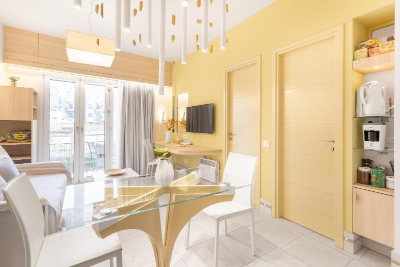 Acropolis Suites - Where else in Athens? — отель с удобствами в Афины