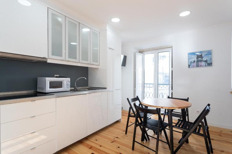FLH Mouraria Charming Flat III — забронировать отель в Лиссабоне