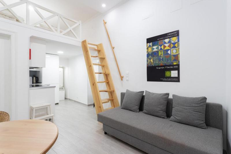 Цены на FLH Mouraria Charming Flat IV в Лиссабоне