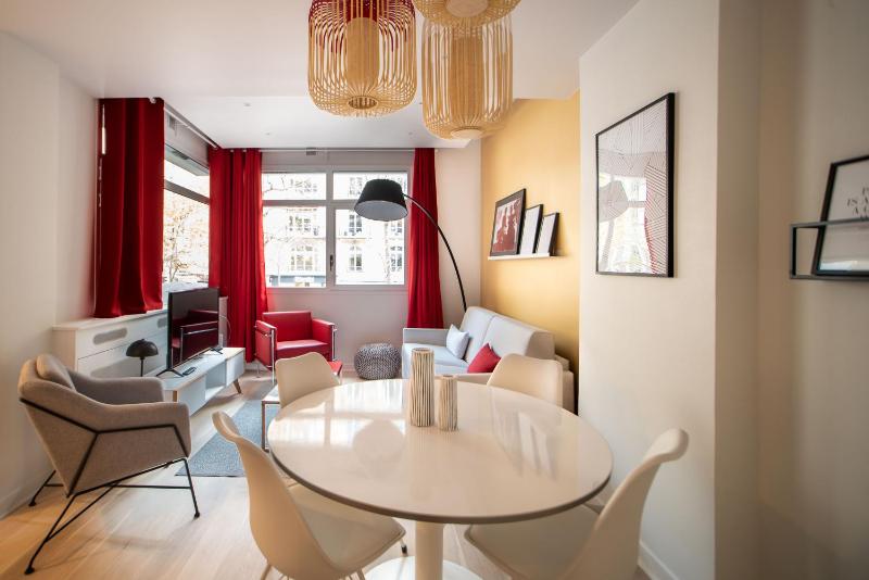 SUITE GIDE : au coeur de la Rive Gauche, neuf, design, 2/4 personnes — отель с удобным расположением в Париже