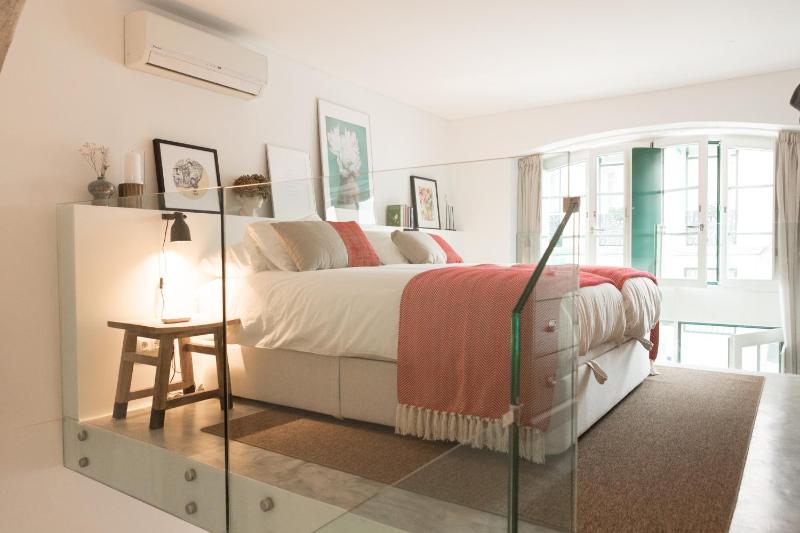 Stylish Tailor Made Flat — комфортный отель в Лиссабоне