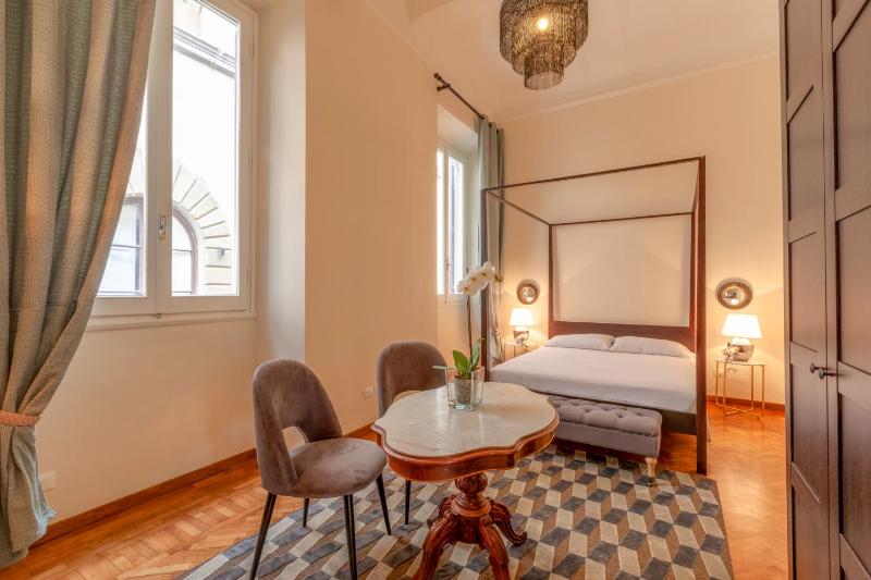 Santa Croce cozy apartment — отель с удобствами в Флоренции