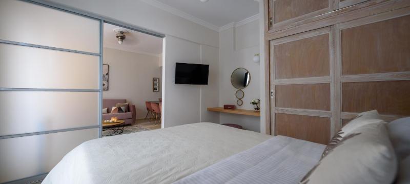Цены на Acropolis Exclusive Studio в Афины