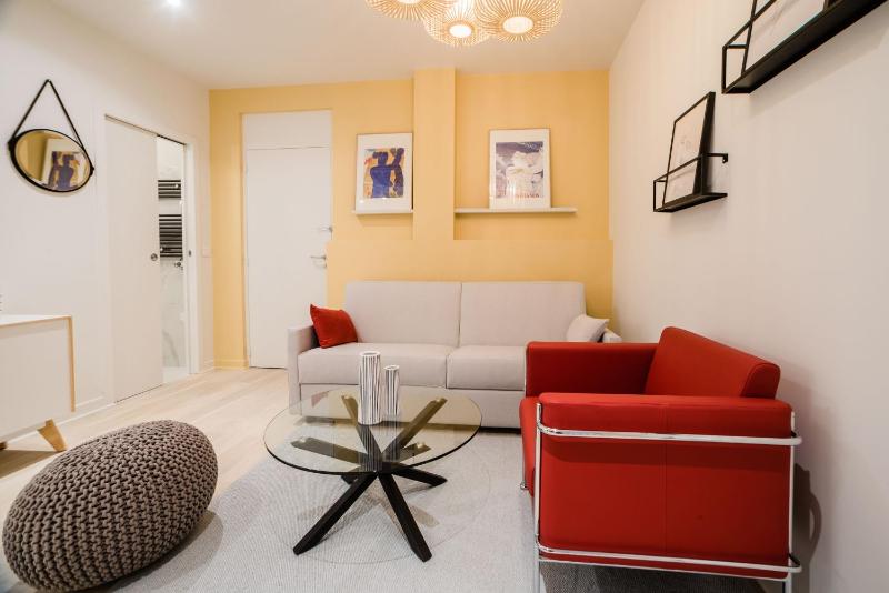 SUITE ELUARD au coeur de la Rive Gauche, neuf, design, 2-4 personnes — отель в Париже, Франция