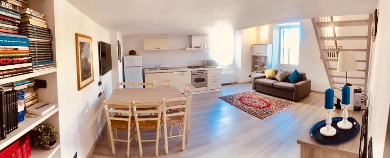 Цены на Heart of Rome Vatican Deluxe New Apartment 1GB WiFi в Риме