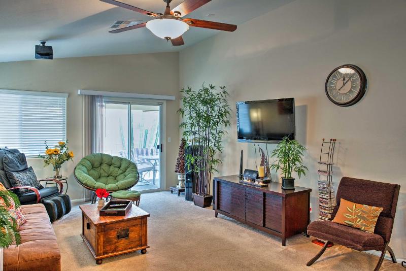 Gated Community Home with Patio, 9 Mi to Vegas Strip — отзывы гостей и цены