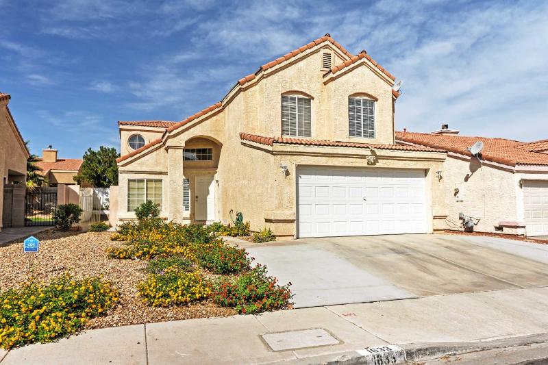 Spacious Las Vegas Home - Near Golfing and Hiking! — комфортный отель в Лас Вегасе