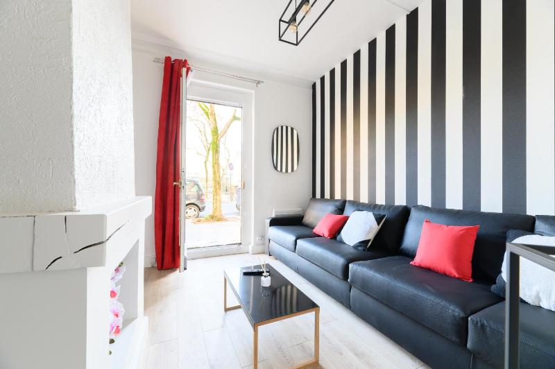 Daumier - New 2 Bdrs Flat near la Seine — отель с удобствами в Париже