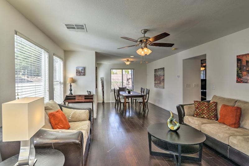 Charming Las Vegas Home by Golf Courses and Casinos! — забронировать отель в Лас Вегасе