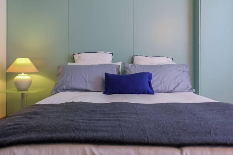 Nice center apartment, Place Massena — забронировать отель в Николь