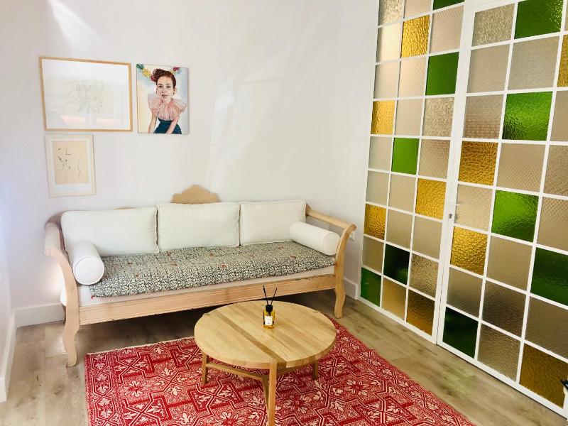 Цены на ANNA'S 44 KOLONAKI Square CENTRAL!!! в Афины