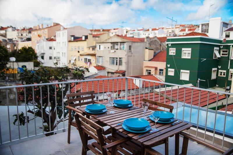 FLH Lisbon Sun Terrace Graca IV — забронировать отель в Лиссабоне