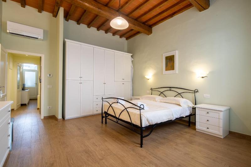 Santo Spirito Bright Flat by Mmega — отель с удобствами в Флоренции