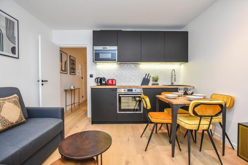 Цены на Welcoming apartment - 1BR-4P - Palais des Congres в Париже