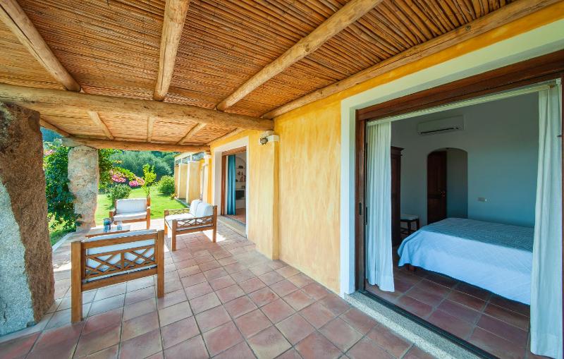 Villa Graniti a San Pantaleo - Esclusiva villa vista mare