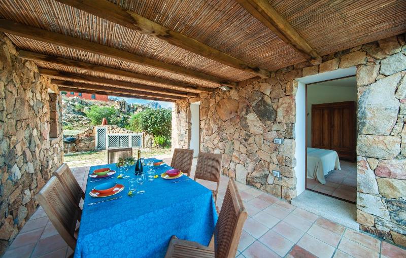 Villa Graniti a San Pantaleo - Esclusiva villa vista mare