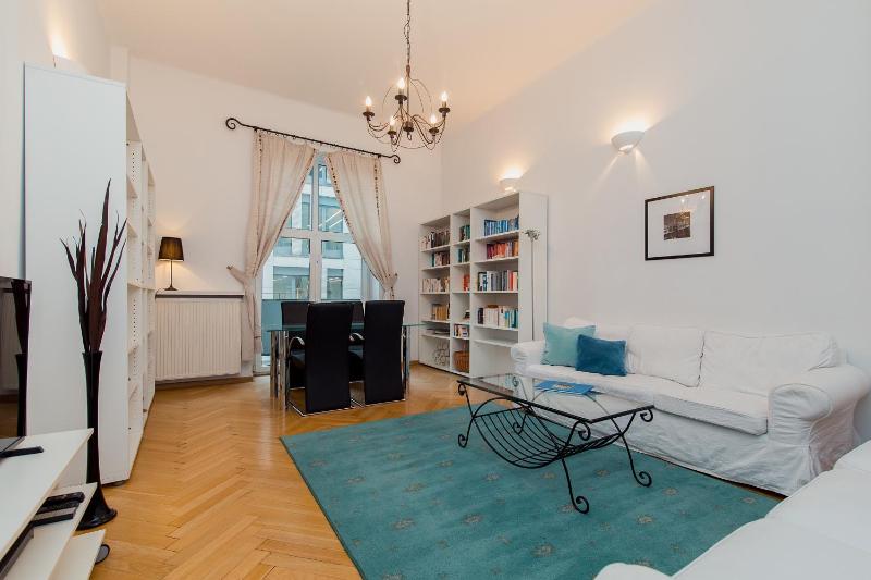 Цены на ShortStayPoland Boduena (B75) в Варшаве