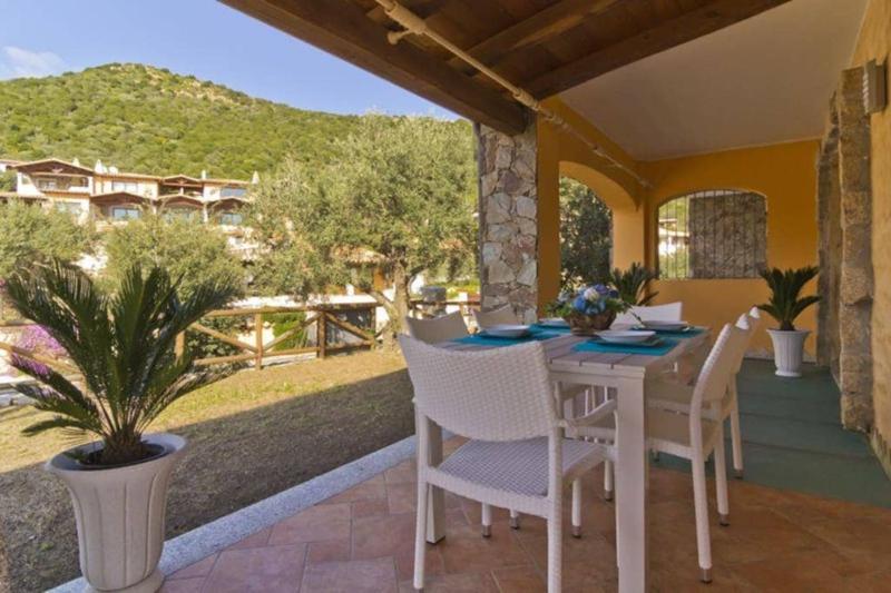 Casa Valentina a Chia - Nido Accogliente Vicino al Mare