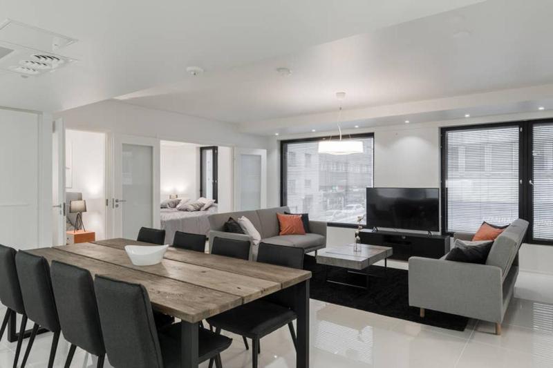 Sleek and Spacious 3 BR Apartment in City Centre — отзывы гостей и цены