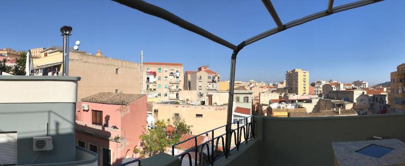 La luna a Cagliari - Spazioso appartamento con terrazza