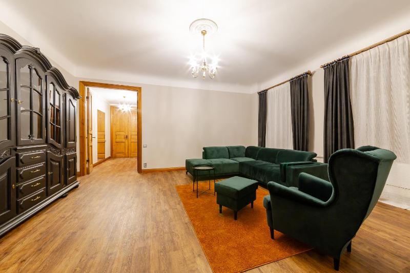 Gourmet Storie's AP 68sqm Renovated Free parking — отель с удобным расположением в риге