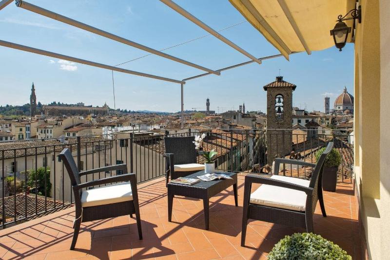 Apartments Florence Santa Croce Terrace Deluxe — отель с удобным расположением в Флоренции