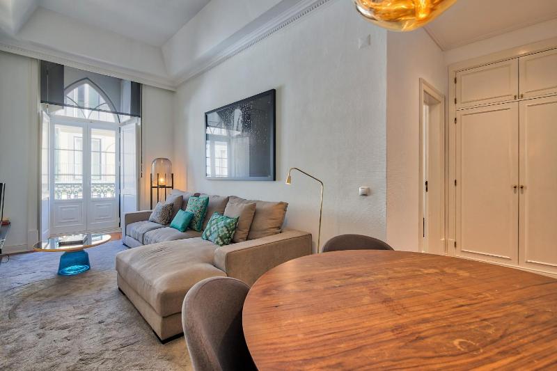 Nomad's Fine Arts in Chiado with Garage — отель с удобствами в Лиссабоне