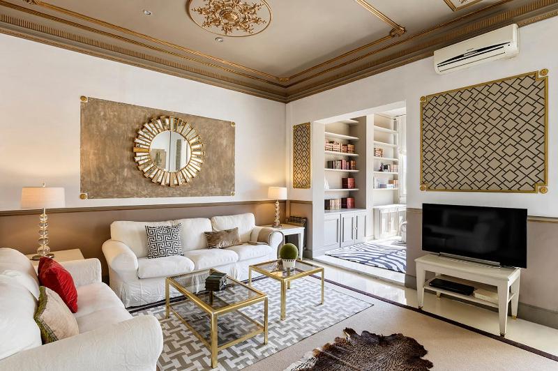 HoHomes - Centric Design Apartment — отель с удобным расположением в Барселоне