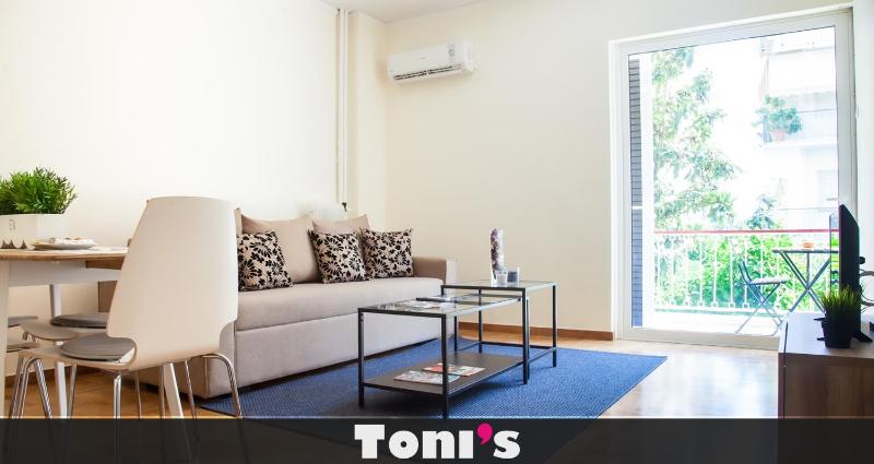 TONI'S Apartment near Seaside and Marina Flisvos — отель в Афины, Греция