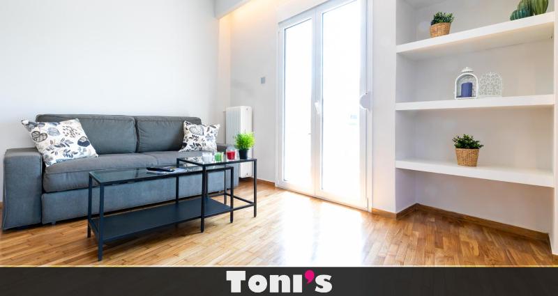 TONI'S 2BD Home for Superman and Superwoman. — отель в Афины, Греция