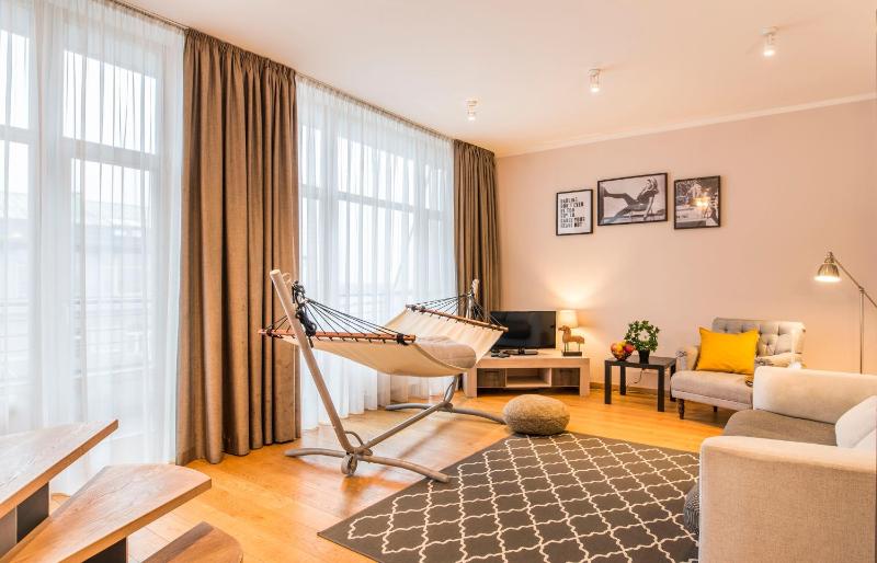 Central 2-level Penthouse with Terrace and free parking — отель в риге, Латвия