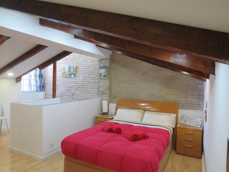 Casa La Buhardilla — отель в Валенсии, Испания