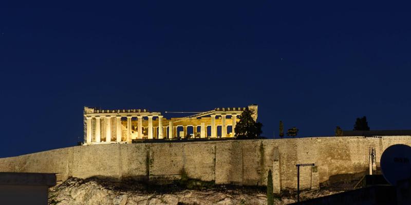 Acropolis View Penthouse — забронировать отель в Афины