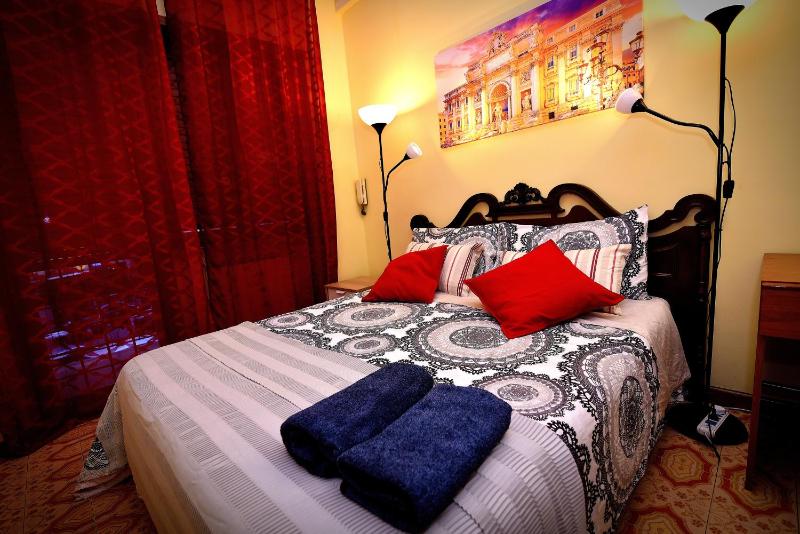 Roma Tiberius Suite — забронировать отель в Риме