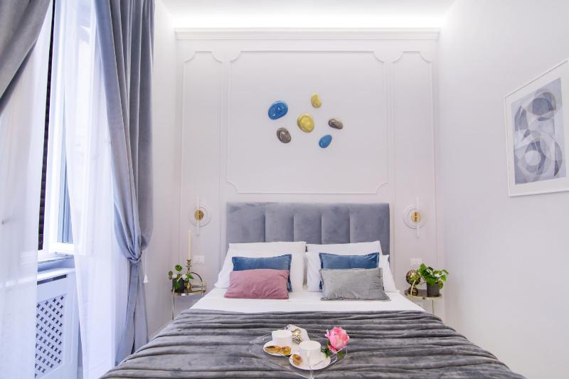 Roma Deluxe Apartments — отель с удобствами в Риме