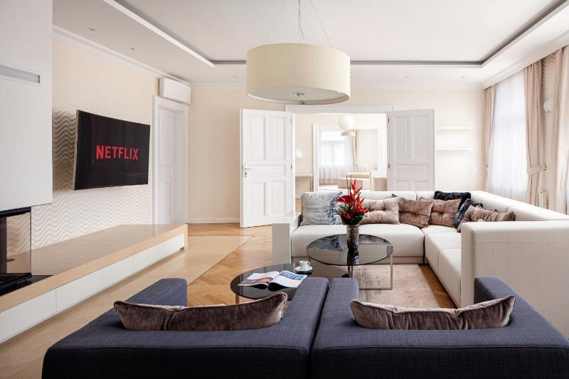 Revolucni Apartments Old Town — отель с удобным расположением в Праге