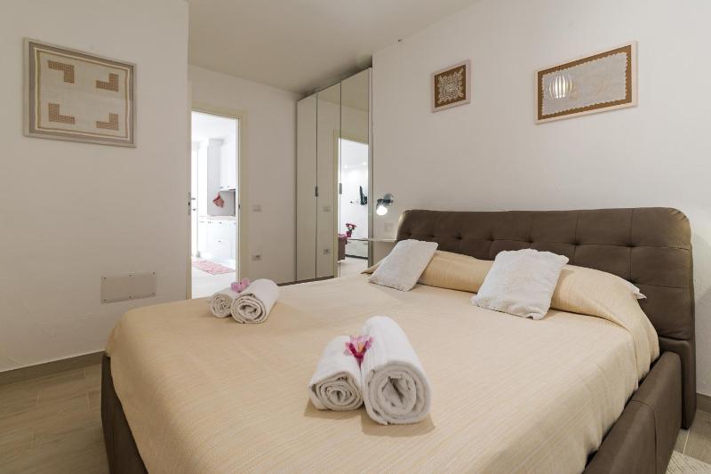 Purple Flower Suite a Cala Gonone - Elegante Oasi