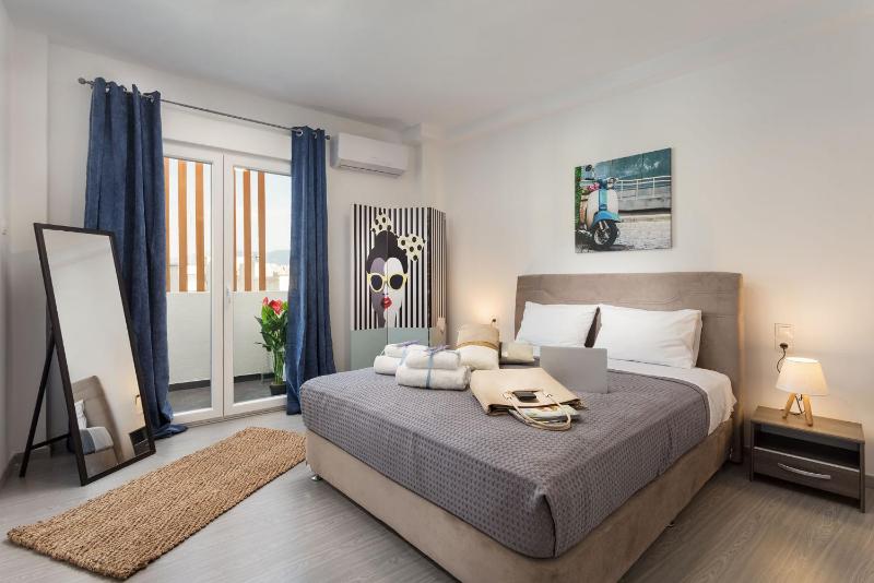 Цены на The Aristotelian Suites by Athens Stay в Афины