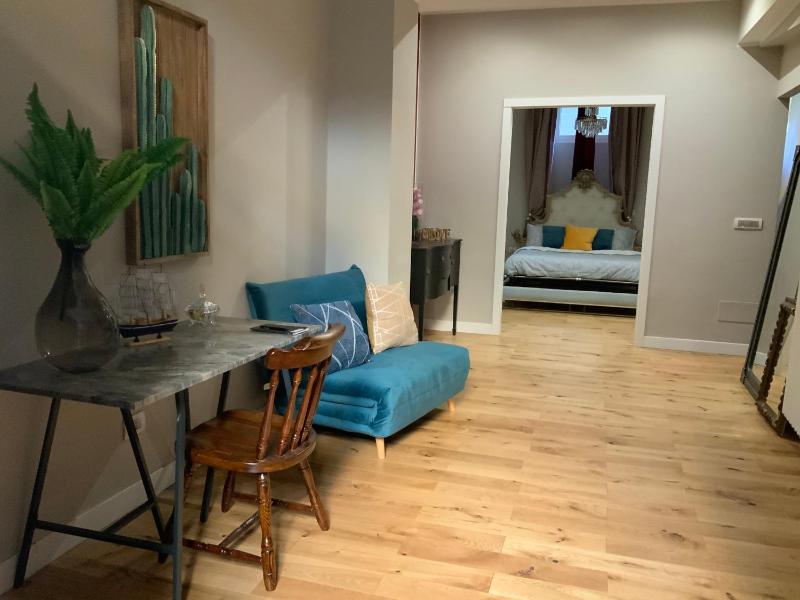 Beautiful Basement-Tony appartment-in the heart of Milan — отель с удобствами в Милане