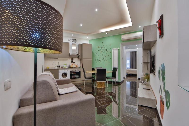 Residenza Napoli Centrale — отель с удобным расположением в Неаполе