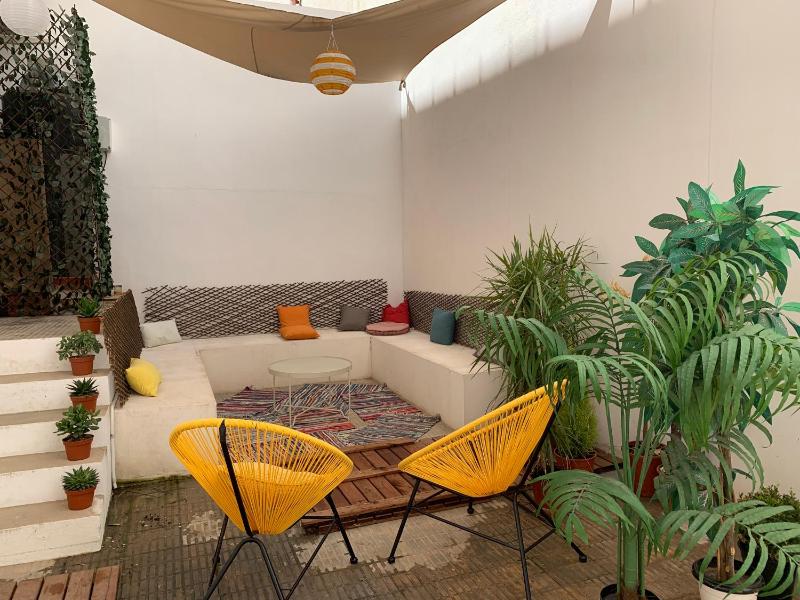 Sunny Stay Guest Houses — забронировать отель в Аликанте