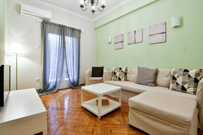 Цены на Thiras Lovely Apartment BY ZAIN в Афины