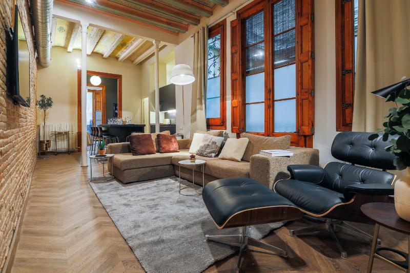 Avinyo 2 Gotic · New Listing! Spacious Loft in the Gothic Quarter! — отель в Барселоне, Испания