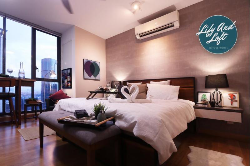 Lily and Loft - KL Gateway Bangsar LRT, WIFI, Netflix — отель в Куала-Лумпуре, Малайзия