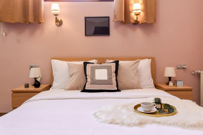 Цены на LE PETIT & COSY - BEST LOCATION Old Town & Quiet в Бухаресте
