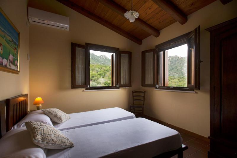 Terremesu a Castiadas - Splendido B&B con piscina