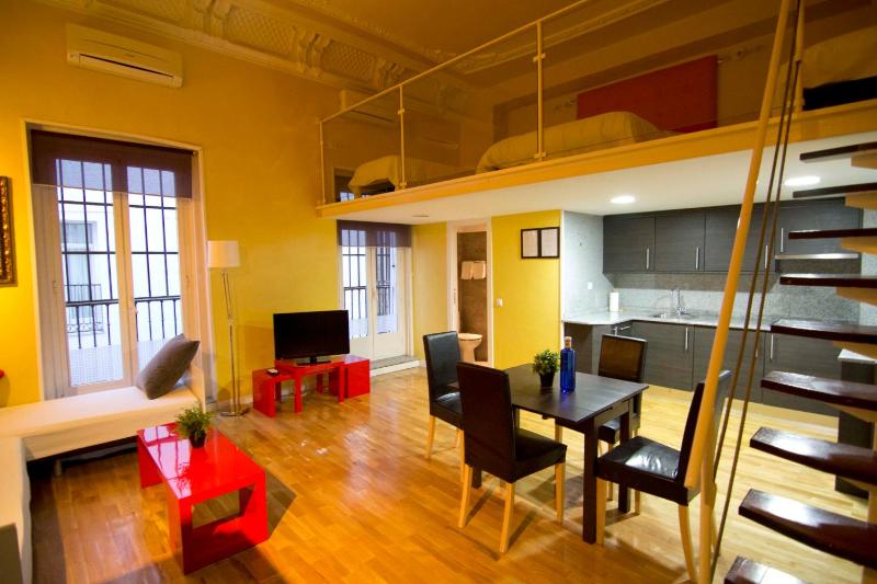 Apartamentos Sol Mayor — отель с удобствами в Мадриде