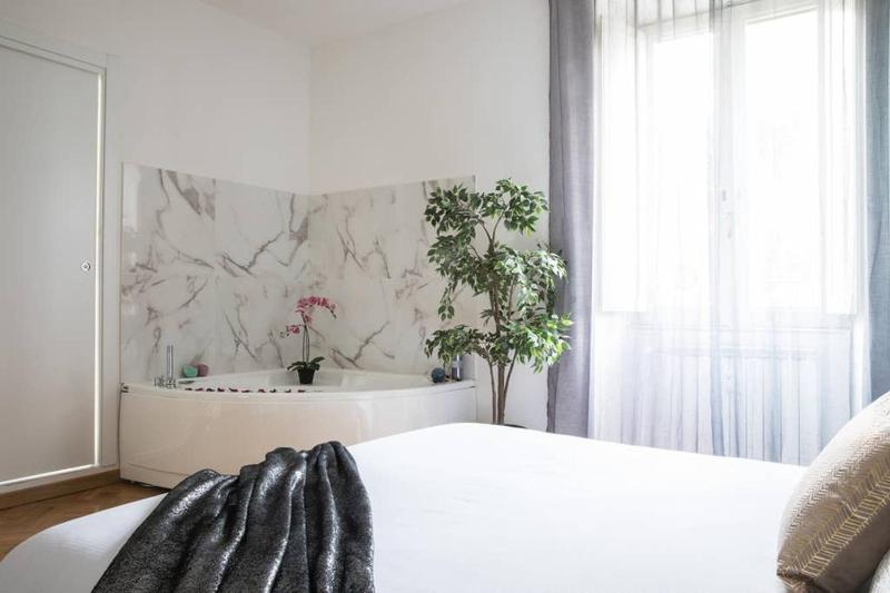 Цены на Silver Luxury Jacuzzi Suite Trastevere - Top Collection в Риме