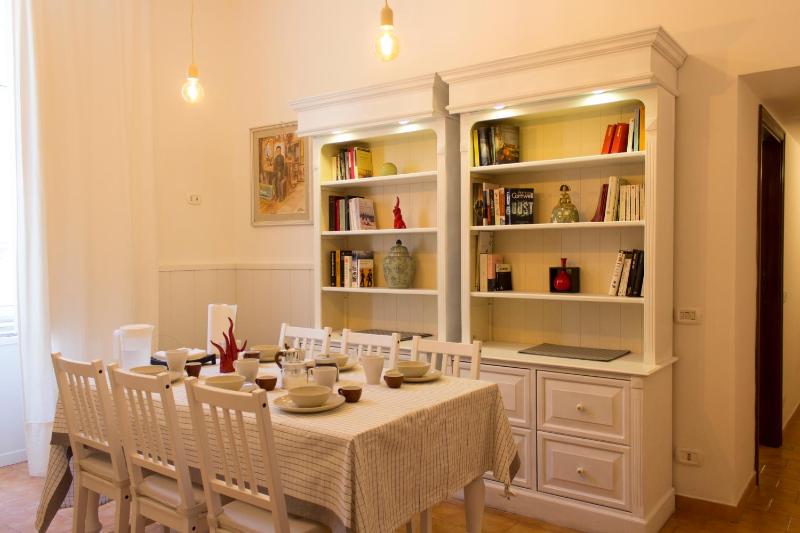 Цены на Sui Tetti Di Napoli Apartment в Неаполе